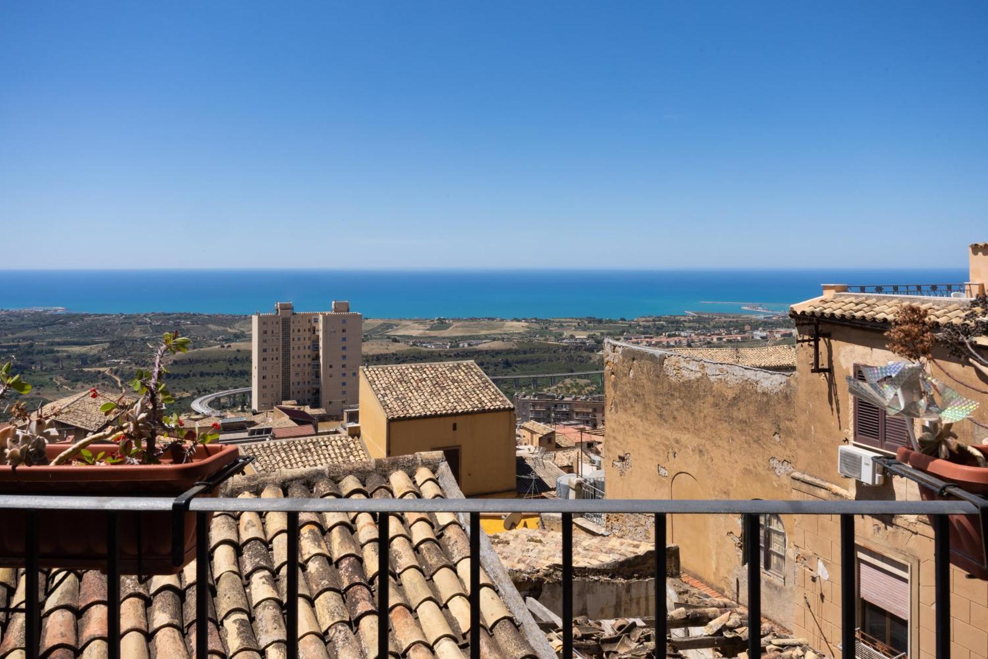 Le Teste Di Moro Al Duomo Agrigento Luaran gambar