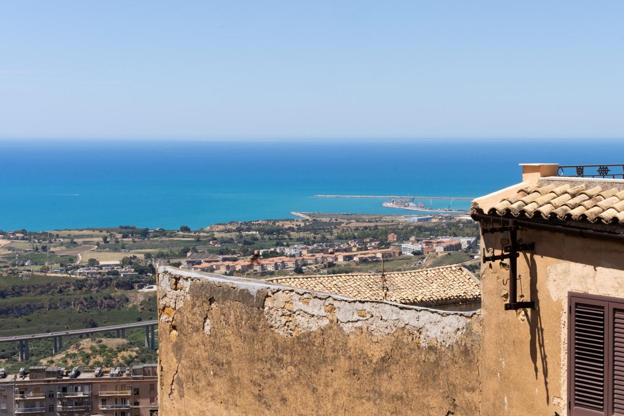 Le Teste Di Moro Al Duomo Agrigento Luaran gambar